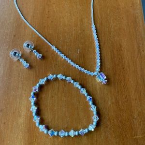 Elegant Jewelry Set (earrings, bracelet, necklace)